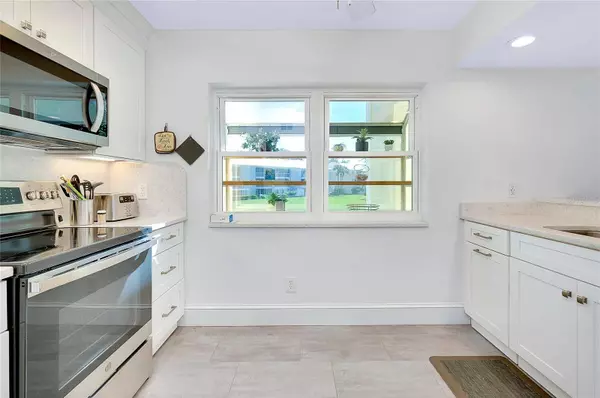 433 CERROMAR LN #430, Venice, FL 34293