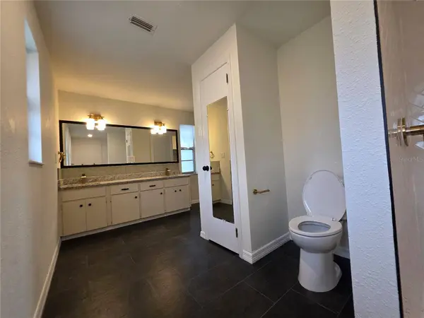 5611 6TH ST, Zephyrhills, FL 33542