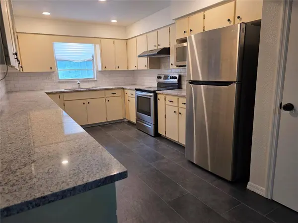 5611 6TH ST, Zephyrhills, FL 33542