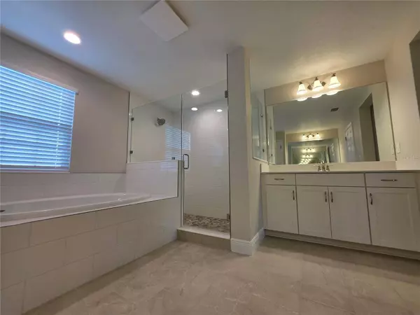 13137 WELLSPRING DR, Lithia, FL 33547