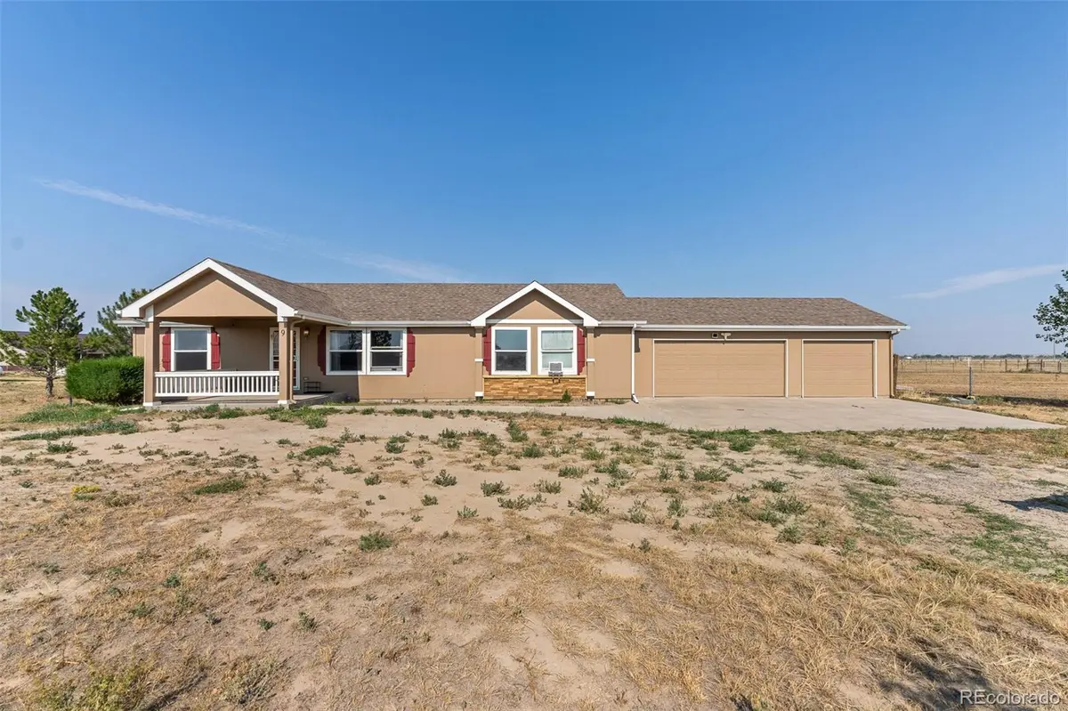 9 E Ranch Rd, Wiggins, CO 80654-7532