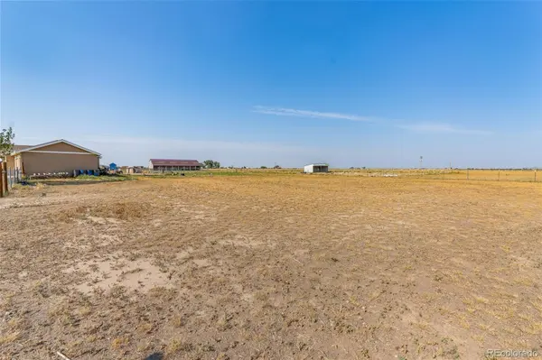 9 E Ranch Rd, Wiggins, CO 80654-7532
