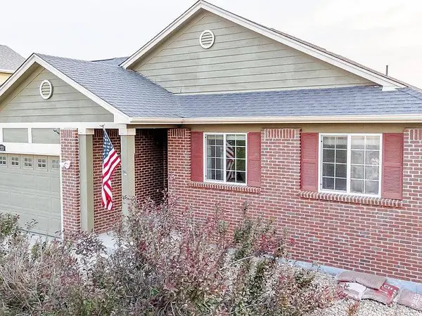 223 S New Castle Way, Aurora, CO 80018-1711