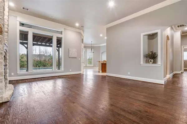 7251 Colwell Drive, Midlothian, TX 76065