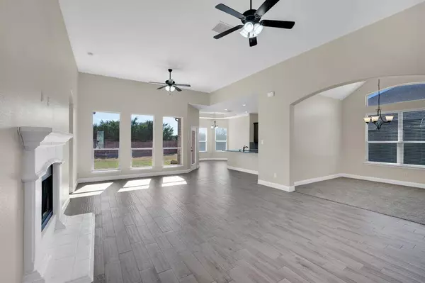 430 Hillstone Drive, Midlothian, TX 76065