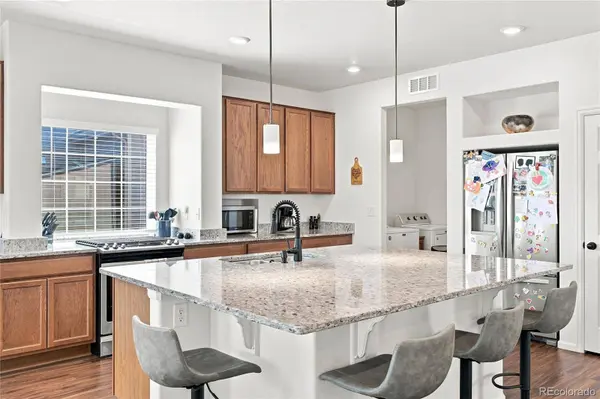 58 S Oak Hill CT, Aurora, CO 80018