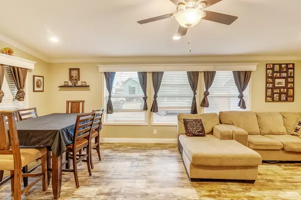 120 Juniper Cir, Log Lane Village, CO 80705-4860