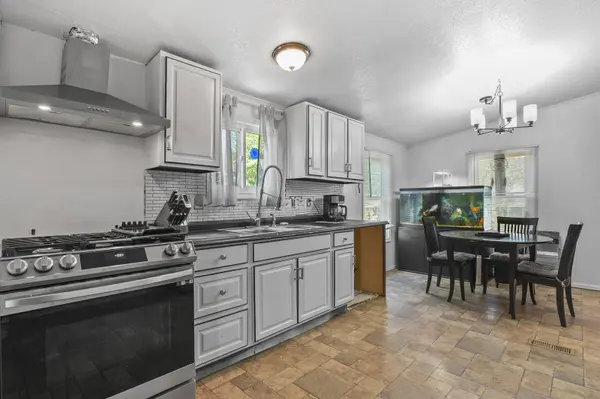 454 Birch St, Hudson, CO 80642-5043