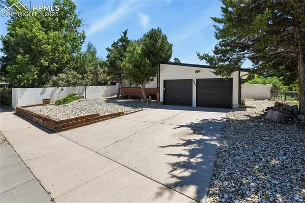 2313 Lockhaven DR, Colorado Springs, CO 80909