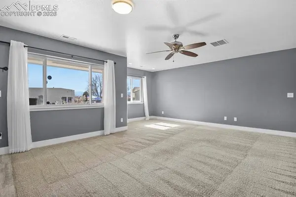 573 W Archer PLZ, Pueblo, CO 81007