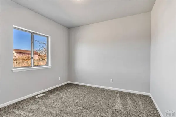10 Heatherwood Lane, Pueblo, CO 81008