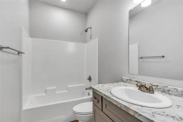 10 Heatherwood Lane, Pueblo, CO 81008