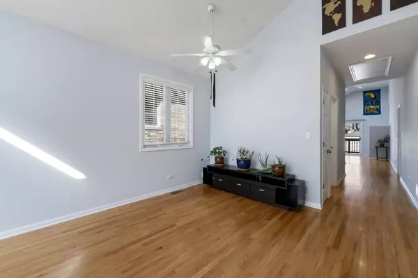 4443 N Newland Avenue, Harwood Heights, IL 60706