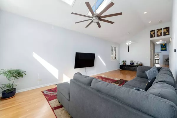 4443 N Newland Avenue, Harwood Heights, IL 60706