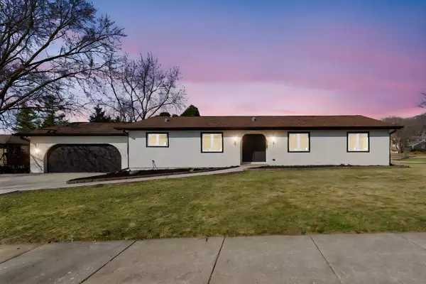 124 N Western Avenue, Bartlett, IL 60103