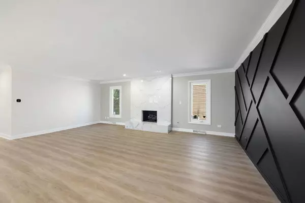 124 N Western Avenue, Bartlett, IL 60103