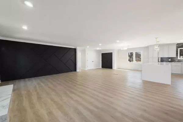 124 N Western Avenue, Bartlett, IL 60103