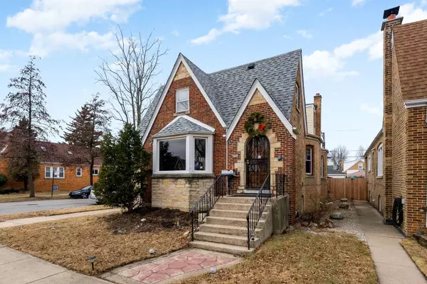 5758 W Roscoe Street, Chicago, IL 60634