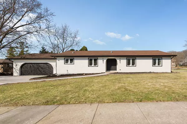 124 N Western Avenue, Bartlett, IL 60103