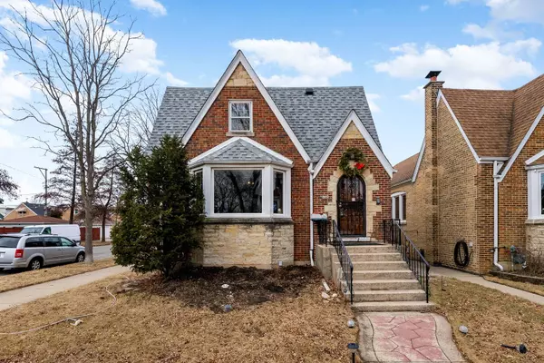 5758 W Roscoe Street, Chicago, IL 60634