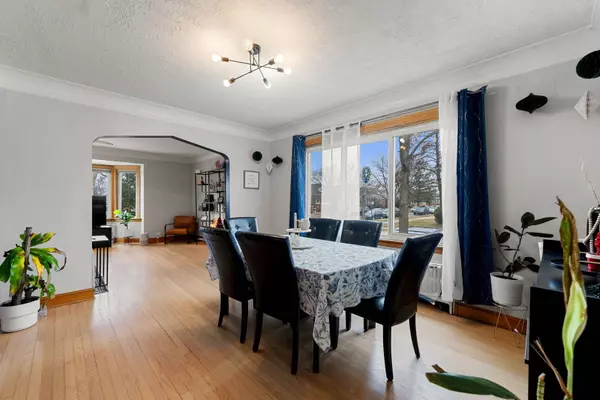 5758 W Roscoe Street, Chicago, IL 60634