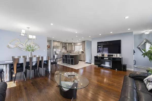 8557 W Winona Street, Chicago, IL 60656