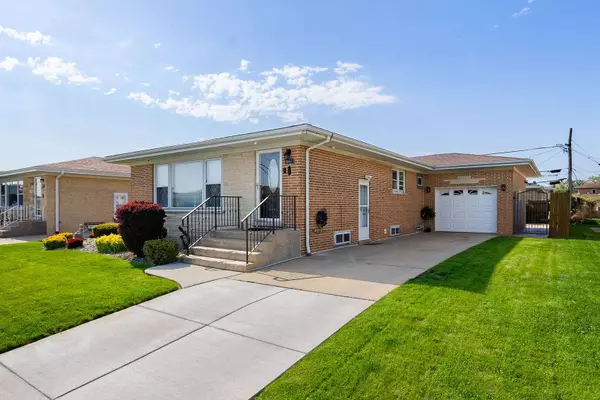 8557 W Winona Street, Chicago, IL 60656