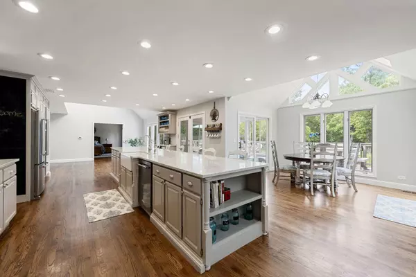 29w280 Old Wayne Court, West Chicago, IL 60185