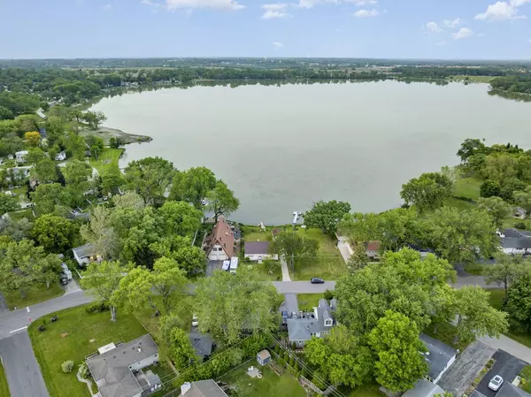 5116 W Shore Drive, Mchenry, IL 60050