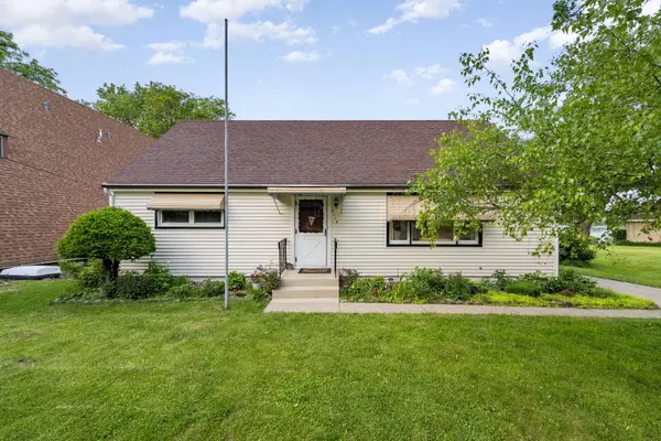 5116 W Shore Drive, Mchenry, IL 60050