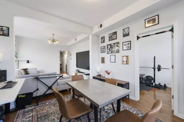 1630 N Avers Avenue, Chicago, IL 60647