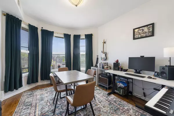 1630 N Avers Avenue, Chicago, IL 60647