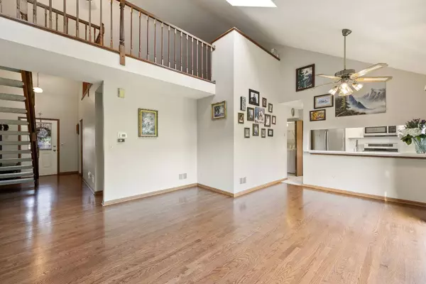 3072 Carlton Court, Westchester, IL 60154