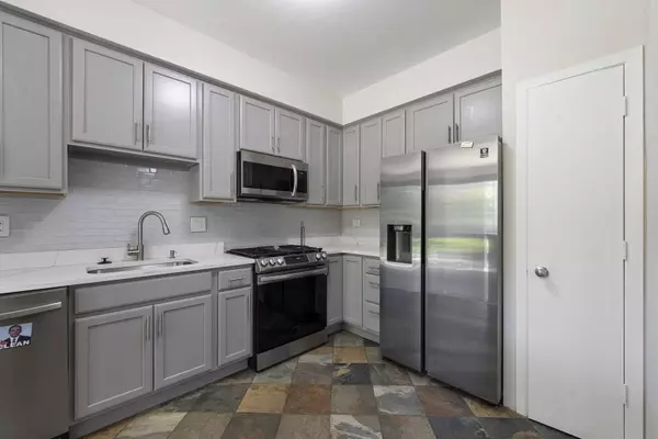 1500 Golfview Drive, Glendale Heights, IL 60139