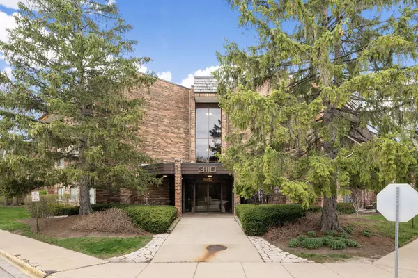 3110 Pheasant Creek Drive #201, Northbrook, IL 60062