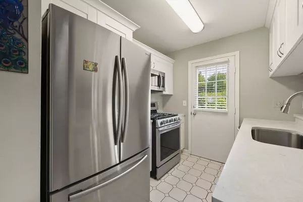 3072 Carlton Court, Westchester, IL 60154