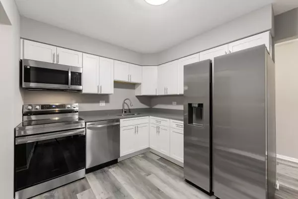 3110 Pheasant Creek Drive #201, Northbrook, IL 60062