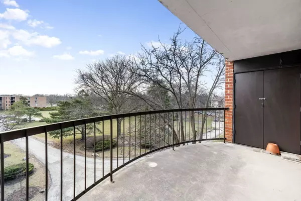 1615 E Central Road #410B, Arlington Heights, IL 60005