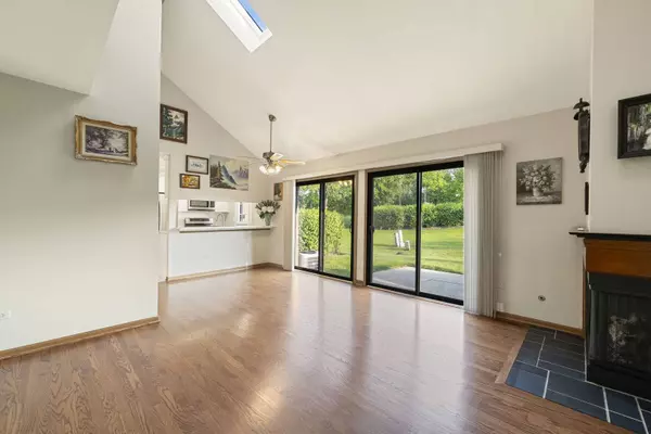 3072 Carlton Court, Westchester, IL 60154