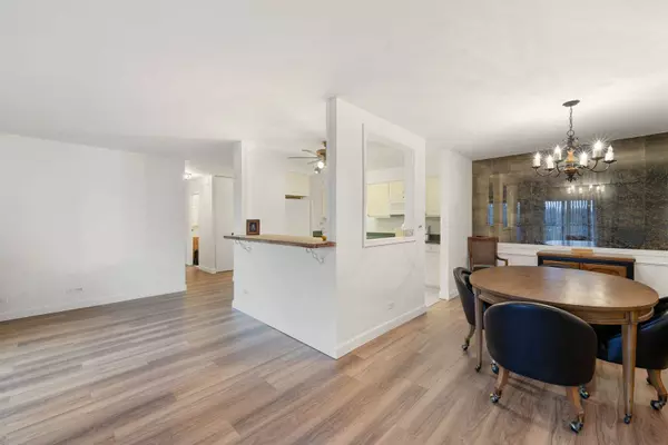 1615 E Central Road #410B, Arlington Heights, IL 60005