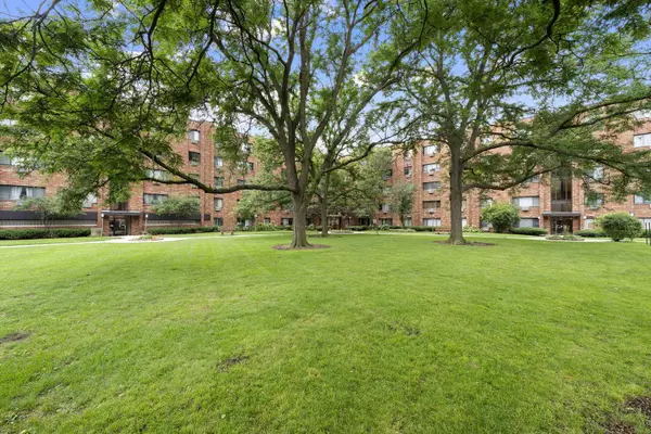 5310 N Chester Avenue #124, Chicago, IL 60656