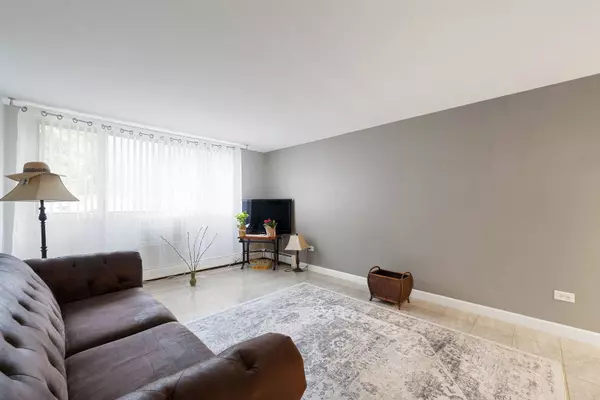 5310 N Chester Avenue #124, Chicago, IL 60656