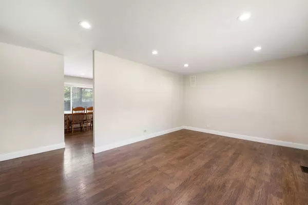 5755 S Bradley Court, Hanover Park, IL 60133