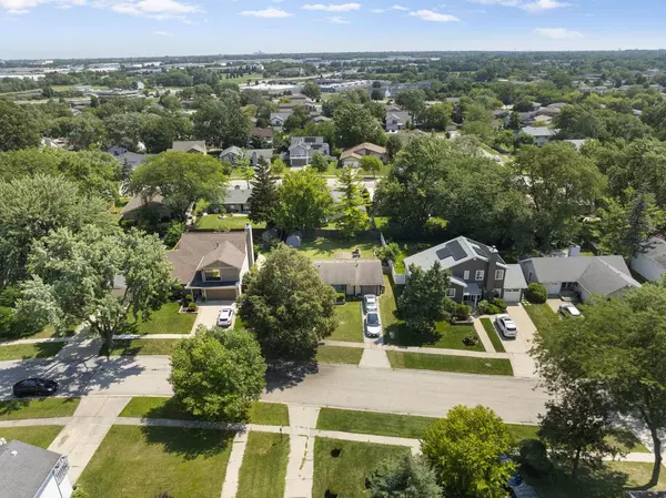 5755 S Bradley Court, Hanover Park, IL 60133