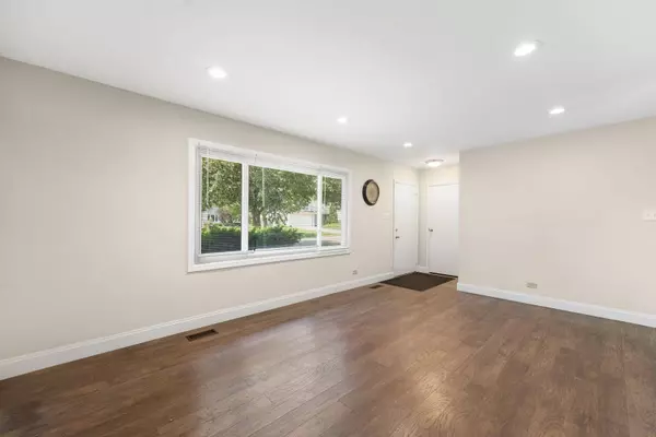 5755 S Bradley Court, Hanover Park, IL 60133