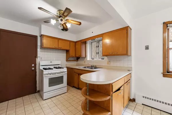 1833 Oak Park Avenue, Berwyn, IL 60402