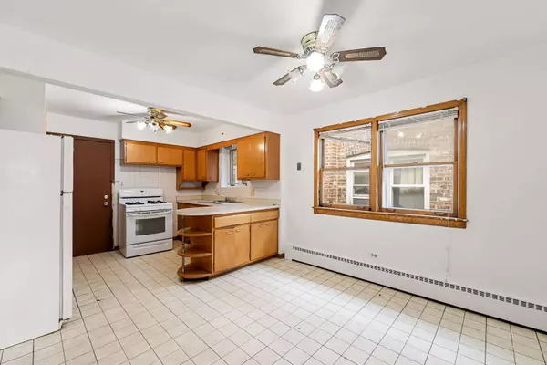 1833 Oak Park Avenue, Berwyn, IL 60402