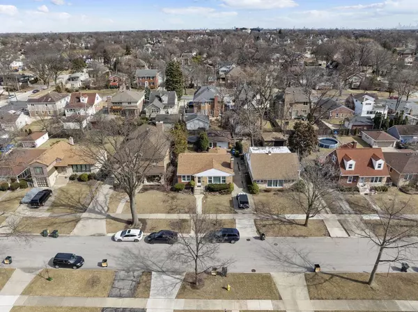 1705 S Crescent Avenue, Park Ridge, IL 60068