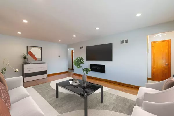 4613 Madison Avenue, Brookfield, IL 60513