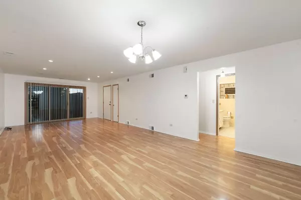 1941 N 19th Avenue #2, Melrose Park, IL 60160